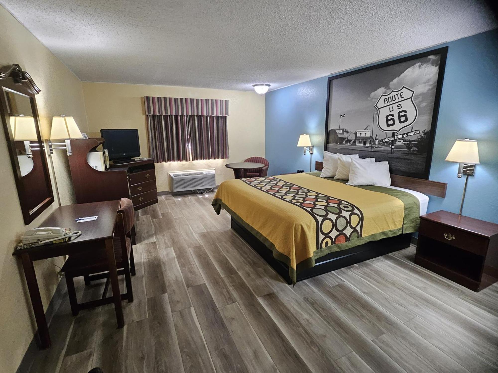 Super 8 By Wyndham Clinton Hotel Ngoại thất bức ảnh